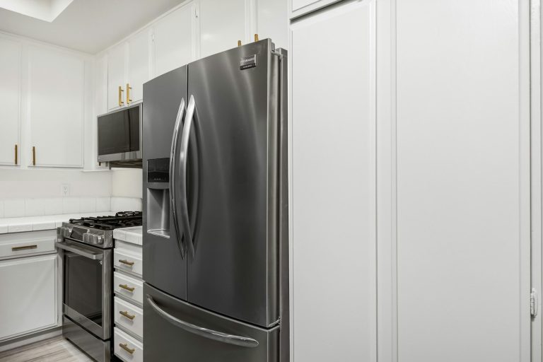 Samsung RF28T5001SR Refrigerator — specifications and repair
